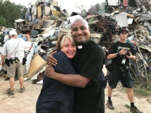 Rosemary Rodriguez Instagram - Wishing Father Gabriel a Happy Easter! He knows about turning one’s life around, right? #twd #sethgilliam ❤️

From The Obliged 904 #thewalkingdead 🤩