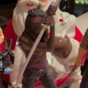 Rosemary Rodriguez Instagram - What would my Christmas tree be like without Daryl, Michonne and Rick??!! My favorite time of year starts with my favorite ornaments. And Santa, of course. #thewalkingdead #twdfamily 📺❤️