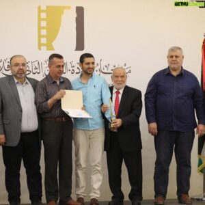 Roshdi Sarraj Instagram - مجدداً فريقنا يحصد الجوائز.. فخور بفوز فيلم "بنك الأهداف" في المركز الثاني عن الأفلام الوثائقية المتوسطة في مهرجان العودة الدولي للأفلام، كل الشكر للقائمين على هذا المهرجان، ولطاقم العمل الدؤوب في شركة عين ميديا على تفانيه وإتقانه للعمل بكل حب ♥️🏆

Proud and honored of winning second place for “Bank of Targets Film” in the documentaries category at the second Al-awda International Film Festival. Many thanks to the organizers of this festival, and to the hardworking team at Ain Media Company for their dedication and mastery of work. ♥️🏆