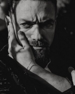 Ross Marquand Instagram - •ne jamais regarder en arrière•
from the "Alone With You" series 
#tbt du Paris, last month
📷 @luciebremeaultphoto 
Modèle: @juliedommanget 
Make-up: @meylo0 
Coiffure: @yazoue 
Stylisme: @amadstyle / @indraeudaric @studioriceparis @rives_paris @louboutinworld 
Lieu: @lazhotelparis