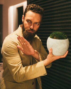 Ross Marquand Instagram - plz join my (plant-based) cult k thx.
• 🌳 • 🌳 • 🌳 • 📷 @kaitlynmikayla