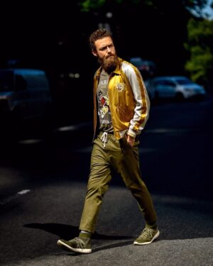 Ross Marquand Instagram - Strolling into 2019 all like...
• • • • • • • • •
📷@underground_nyc 
Styling: @looksbylunden 
#newyork