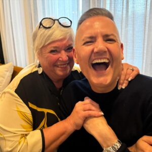 Ross Mathews Instagram - I swear to you - 2 days ago as I was driving in my car & thinking of shows to pitch to the @FoodNetwork (obsessed), I thought about Nancy (@FullerFarmer) from “Farmhouse Rules”. I love her & thought to myself, “I wish I knew her.” Cut to… tonight in hotel lobby. Who do I see?  Nancy. 😱 But I was too shy to introduce myself. I didn’t wanna bug. Cut to… Nancy introducing herself to me!!! 🥰 We talked forever!!! She’s even better in person. Hilarious, outrageous (the things she said! 😂) & so, so kind. How fun.