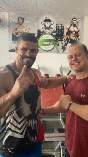 Rousimar Christian Palhares Instagram - Meu amigo e treinador @cherinhotreinador fez comigo e ótimo trabalho . Eu obtive uma performance incrível pra  esse combate. Sou muito agradecido por ter encontrado ao longo da minha carreira como atleta grandes profissionais que extraíram o melhor de mim.