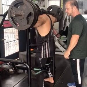 Rousimar Christian Palhares Instagram - Meu preparador físico @cherinhotreinador juntamente com sua equipe @fabaotreinador ajustando meus exercícios para obtermos melhores resultados ! 

#mmafighter #nogi #wrestling #submissiongrappling #grappling #fighter #preparacaofisica