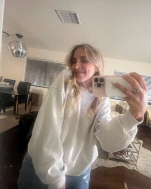 Roxy Striar Instagram - May’s Leftovers 🥡 weddings, babies, birthdays, engagements, filming, farewells, and always Grammy.