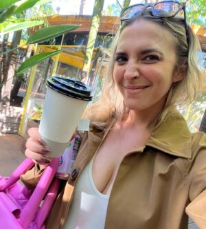 Roxy Striar Instagram - baby showers bring may flowers? 🌺 something like that 😉 some of the moments I found joy this last month! And to be real for a second, I had to work so incredibly hard for these moments because things are extremely challenging right now, so I feel even more grateful for them (and for therapy. seriously, i don’t wanna know where would I be without therapy — shoutout to @kristianharloff & @betterhelp for that🫶 )