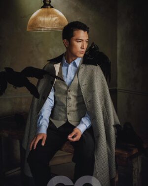 Roy Chiu Instagram - 💥【GQ 8月號封面人物邱澤 ROY CHIU】💥
🌹🌹其實危險很浪漫🌹🌹 髮型｜小隆Driven.By.
化妝｜陳凱文 Chen Kevin