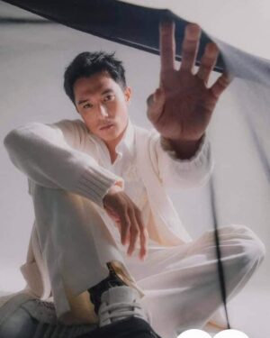 Roy Chiu Instagram - GQ三月號

#GQ
#化妝｜鄭銘/Tank 
#髮型｜小隆DRIVEN．BY