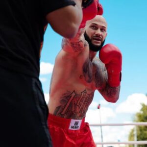 Roy Jones Jr. Instagram - Большое уважение легенде бокса @royjonesjrofficial !!!
Спасибо за тренировку брат!🥊🥊