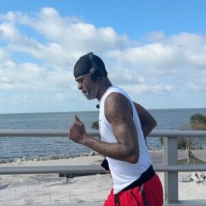 Roy Jones Jr. Instagram - Fight Towns Miami ft @benavidez300 and @royjonesjrofficial coming soon 🥊💨 

What fighters do you want to see on Fight Towns next?