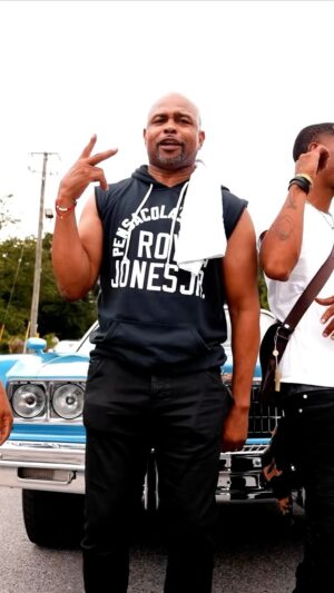 Roy Jones Jr. Instagram - New video for Never Turn My Back ft. SM Bullett & Dre Jones out now!!