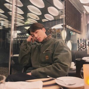 Roy Kim Instagram - 이랬는데 요랬다가 조랫다가 이러다 저러다 
요래댔슴당

be4 spring