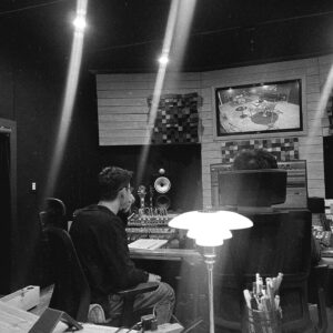 Roy Kim Instagram - 매 해가 끝나갈때쯤, 뒤돌아 보면 그리 열심히 산 것 같지 않아 같은 다짐으로 새 해를 맞이하곤 했던 제게, 2023은 VS 덕분에 조금은 더 감사하고 소중합니다. 아껴온 “봄이 와도” 와 “푸르른 마음”이 종미니 덕분에 세상에 나왔고, 누군가의 간절함에 폐가 될까 내 일 보다 더 신경쓰며 프로듀싱 하다 보니 우승이란 값진 선물이 와 마음이 따듯해 집니다. 함께 해준 모든 프로듀서분들과 제작진, 스텝들, 우리 로이정팀, 그리고 누군가를 심사하는것 자체에 두려움이 컷던 제게 꼭 함께 하고싶다 해준 사랑하는 박재정에게 온 우주의 사랑과 감사를 보냅니다. 우리 로이정팀 오늘 밤만큼은 자만 허용합니다. 내일 부터는 다시, 언제나 다시 시작한다는 마음으로 살아가야지. 시청자 분들 우리 팬들 정말 감사합니다. 

So much gratitude for all who sent love to our RoyJung team in the survival program VS. Everything goes out to you all, and our final victory wouldn't have come without your kindness. Cant wait to see what 2024 would bring us. Xoxo, roy.