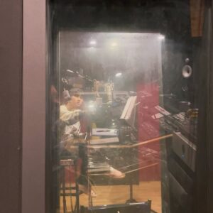Roy Kim Instagram - 매 해가 끝나갈때쯤, 뒤돌아 보면 그리 열심히 산 것 같지 않아 같은 다짐으로 새 해를 맞이하곤 했던 제게, 2023은 VS 덕분에 조금은 더 감사하고 소중합니다. 아껴온 “봄이 와도” 와 “푸르른 마음”이 종미니 덕분에 세상에 나왔고, 누군가의 간절함에 폐가 될까 내 일 보다 더 신경쓰며 프로듀싱 하다 보니 우승이란 값진 선물이 와 마음이 따듯해 집니다. 함께 해준 모든 프로듀서분들과 제작진, 스텝들, 우리 로이정팀, 그리고 누군가를 심사하는것 자체에 두려움이 컷던 제게 꼭 함께 하고싶다 해준 사랑하는 박재정에게 온 우주의 사랑과 감사를 보냅니다. 우리 로이정팀 오늘 밤만큼은 자만 허용합니다. 내일 부터는 다시, 언제나 다시 시작한다는 마음으로 살아가야지. 시청자 분들 우리 팬들 정말 감사합니다. 

So much gratitude for all who sent love to our RoyJung team in the survival program VS. Everything goes out to you all, and our final victory wouldn't have come without your kindness. Cant wait to see what 2024 would bring us. Xoxo, roy.
