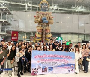 Ruangsak Loychusak Instagram - พาลูกน้องไปเที่ยวญี่ปุ่นครับ เบ็ดเสร็จรวม 41ชีวิต ลุยกันพวกเรา! ❤️🇯🇵

“ เบบี้เเอนด์มัม ยืนหนึ่งในใจผู้มีบุตรยาก “

#babyandmom_outing2024