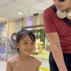 Ruangsak Loychusak Instagram - มีลูกเรียนนานาชาตินี่สบายใจเลยครับเรื่องภาษา