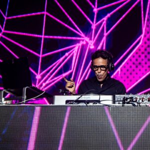Rubén Albarrán Instagram - Pinché Pinchadiscos DJ set at @distromusichall on 5.4.24 @ru.albarran @instacvba @rocksinanestesia @vampiro32 @marlaylenia #rubenalbarran #cafetacvba #pinchepinchadiscos #distromusichall #djset #rocknroll #rockenespañol #vinyl #records #concertphotography #musicphotography #nikon #nikonusa #nikonphotography