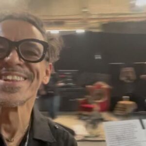 Rubén Albarrán Instagram - Con quien creen que estamos ensayando…?
Puro rrrrrrrrock!!! Volumen 11 jajaja! #estallamolotov 🤘🤘#rumboalforosol 12/05/2023