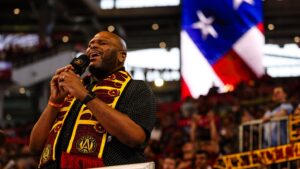 Ruben Studdard Instagram - I would like to send a special “thank you” to the @atlutd football club for inviting me to sing our country’s National Anthem 🇺🇸🎶
Check out this footage of last month’s performance! ✨🎤