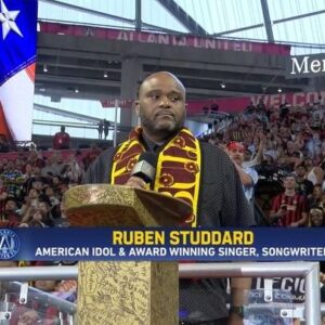 Ruben Studdard Instagram - I would like to send a special “thank you” to the @atlutd football club for inviting me to sing our country’s National Anthem 🇺🇸🎶
Check out this footage of last month’s performance! ✨🎤