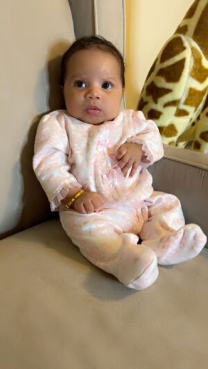 Ruben Studdard Instagram - I can’t believe my sweet baby girl, Henri will be 3 months this week🎀💗🥹
#baby #babygirl