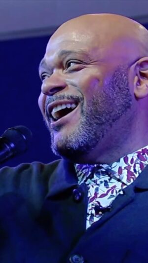 Ruben Studdard Instagram - @realrubenstuddard performs “Masterpiece” for the Tam Fam! 💙