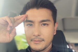 Ruco Chan Instagram - 呢兩日逆天奇案2
劇情森sir冤獄案
唔知道大家覺得個劇情如何？
但無論如何
回想拍攝嗰幾日做咗籠中鳥
真係坐到pat pat都痛
大家為法庭戲都花咗好多體力
對白都背到滾瓜爛熟💪🏽💪🏽真給力！
所以為公為私都減吓壓啦
一於嚟過反高潮，搞吓氣氛啦，發洩吓
期待本週結局篇💪🏽多謝大家支持