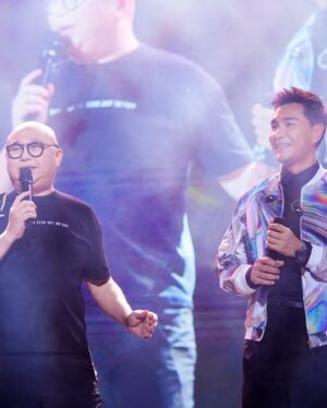 Ruco Chan Instagram - 人生每一個階段都係精彩同難忘
第一次嚟到清遠同大家見面
多謝Bobfather 邀請💪🏽💪🏻
Bob 問我可唔可以唱首紅日
用一首勵志正能量嘅歌
俾大家作為見面禮
前奏一出 將大家嘅氣氛推到高峰
希望Bobfather 嘅show
走遍全球帶給大家歡樂👍🏻
Goodshow 
更要多謝一班好鵬朋友
遠道而來支持🥰