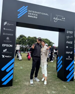 Ruco Chan Instagram - Thanks @wynn.palace for inviting us to the #InternationalSeriesMacau! What an honour to meet @Graeme_McDowell ☺️ Hubby was super lucky and got to play with him too ⛳️