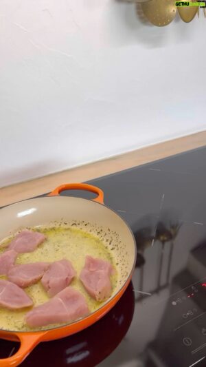 Rui Oliveira Instagram - Receita do dia: arroz de forno com medalhões de perú. 🍽️🥂