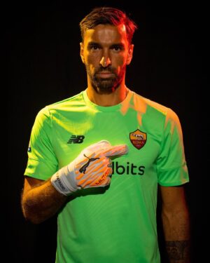Rui Patrício Instagram - 💛 𝑩𝒊𝒓𝒕𝒉𝒅𝒂𝒚 𝒃𝒐𝒚 🧤❤️

#ASRoma