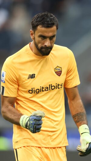Rui Patrício Instagram - Happy birthday @rpatricio1 !🇵🇹🎉🎂 

Send him your birthday wishes in the comments 🥳

#ASRoma