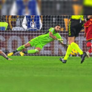 Rui Patrício Instagram - Bom Natal 🙌🟡🔴🫡
@officialasroma