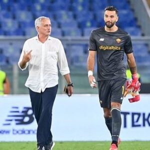 Rui Patrício Instagram - Mister, agradeço-lhe por ter confiado em mim para fazermos esta viagem juntos, pela admiração, respeito e amizade que sempre partilhámos! 
Um grande abraço também a toda a equipa técnica, desejando tudo de bom para os próximos desafios!! 
Até breve 🍷🙏