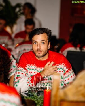 Rui Porto Nunes Instagram - Feliz Natal 🎁 🎄 ❤️

E o momento em que descubro que o Pai Natal não existe 😫