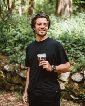 Rui Porto Nunes Instagram - #pub 
Queres ser Confrade da Cerveja? 🍻👑 
Então inscreve-te já na Beer Runners, marcada para o 4 de maio, na minha cidade de Portalegre, e vence a corrida de 10km! 
Eu vou lá estar e conto contigo neste evento épico que junta o melhor dos dois mundos: o desporto e o prazer de desfrutar de uma cerveja com amigos! 🙌🏻 

Prometo que no final bebemos uma cerveja (sem álcool!) juntos 👊🏻 @sabercerveja