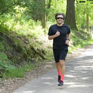 Rui Porto Nunes Instagram - #pub 
Queres ser Confrade da Cerveja? 🍻👑 
Então inscreve-te já na Beer Runners, marcada para o 4 de maio, na minha cidade de Portalegre, e vence a corrida de 10km! 
Eu vou lá estar e conto contigo neste evento épico que junta o melhor dos dois mundos: o desporto e o prazer de desfrutar de uma cerveja com amigos! 🙌🏻 

Prometo que no final bebemos uma cerveja (sem álcool!) juntos 👊🏻 @sabercerveja