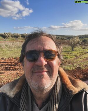 Rui Veloso Instagram - Abraços aqui do Alentejo! E bêjos pras meninas!