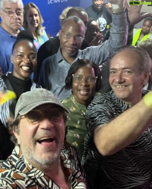 Rui Veloso Instagram - De volta ao outro paraíso..Moçambique…rever amigos e fazer novos! Grande amigo António Costa Moura,nosso extraordinário Embaixador,Zé Mucavele, @ivanmucavel @stewartsukuma @montebelohotels @nipontravel.viagens