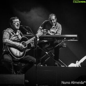 Rui Veloso Instagram - “Ás vezes o amor”,foi o tema(tb referência a uma bela música do @sergio.godinho.oficial ),destes concertos memoráveis no Porto e em Lisboa…obrigado ao Montepio pelo convite e a todos que lá foram. @maro.musica @carolinafontesphotography @nunoalmeidaphoto