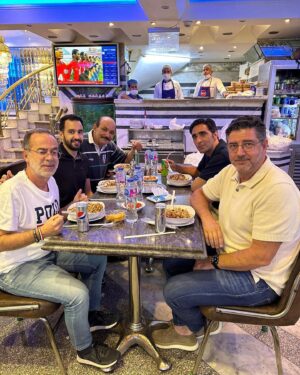 Rui Vitória Instagram - اليوم كان يوم فن الطهي في مصر.
تناولنا الكشري ، الطعام النموذجي في العاصمة . في المطعم الأعجوبة أبو طارق … لنكررها ! 

Today was Egypt's gastronomy day. Eating Koshari, typical food of the country. A marvel at the Abou Tarek restaurant. To repeat! 

Hoje foi dia de gastronomia do Egipto. A degustar Koshari, comida típica do país. Uma maravilha no restaurante Abou Tarek. Para repetir!