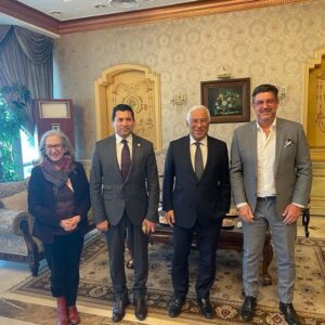 Rui Vitória Instagram - Today, I celebrate one year of service with this incredible team. 🇪🇬
I was warmly welcomed by the players and the passionate 120 million Egyptians.
It has been extremely rewarding to coach this group of players and be involved in the evolution of Egyptian football. This country has become a second home to me, and being the National Coach fills me with pride!

Thank you to all the players, coaching staff, officials, fans, and everyone who is part of this journey.

Hoje, celebro um ano ao serviço desta incrível seleção. 🇪🇬
Fui recebido de braços abertos pelos jogadores e pelos apaixonados 120 milhões de egípcios. 
Tem sido bastante gratificante treinar este conjunto de jogadores e estar envolvido na evolução do futebol egípcio. 
Este país tornou-se uma segunda casa para mim e ser o Selecionador Nacional enche-me de orgulho!

Obrigado a todos os jogadores, equipa técnica, dirigentes, adeptos e a cada pessoa que faz parte desta jornada

اليوم ، أحتفل بسنة واحدة من الخدمة مع هذا الفريق الرائع. 🇪🇬

لقد تم الترحيب بي بشغف  من قبل اللاعبين والشغوفين البالغ عددهم 120 مليون مصري.

لقد كان من المجزي للغاية تدريب هذه المجموعة من اللاعبين والمشاركة في تطور كرة القدم المصرية. أصبحت هذه الدولة موطنًا ثانيًا لي ، وكوني المدرب الوطني يملأني بالفخر!

شكراً لجميع اللاعبين والجهاز الفني والمسؤولين والمشجعين وكل من شارك في هذه الرحلة