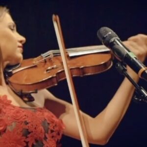 Rusanda Panfili Instagram - Flamenco Fantasy 🎻💃🏻❤️

#violin #violinist #virtuoso #flamenco #spain 
performed live at the @wienerkonzerthaus 
Video by @stylearts.eu 
@jeunesse_musik.erleben 
Composition by @igudesman