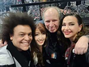 Rusanda Panfili Instagram - Reunited with @hanszimmer and playing in London tonight at the @theo2london will be amazing for sure!