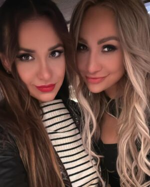 Rusanda Panfili Instagram - So glad to be reunited in Barcelona and perform on stage with @andreabocelliofficial ❤️

@rusandapanfili @cristinapasaroiu 
#romanianpower