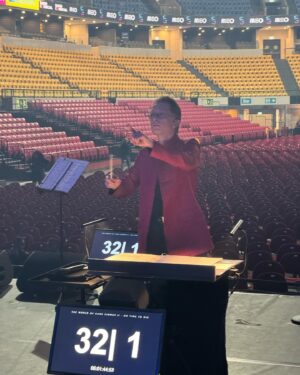 Rusanda Panfili Instagram - That’s it…today is the day…the last show of the @worldofhanszimmer tour is here! 

Almost cannot believe it but it has been a really amazing journey with some of the best people in the world! 

I will enjoy this concert today like never before and I will definitely miss everyone so much!