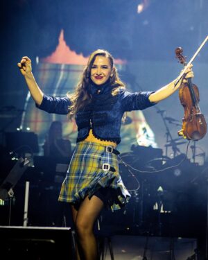 Rusanda Panfili Instagram - Dublin, you exceeded all expectations ! 
The energy exchange between us and the audience tonight was incredible! 
Thank you thank you thank you 🙏 

@worldofhanszimmer 
Photo by @filmmusik_konzertfotografie 
Wearing @rettl1868