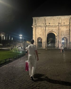 Rush Holland Instagram - Tornerò presto a Roma 🤞🏼