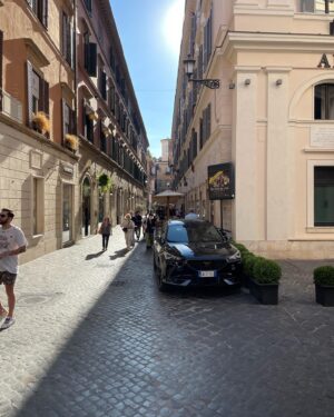 Rush Holland Instagram - Tornerò presto a Roma 🤞🏼